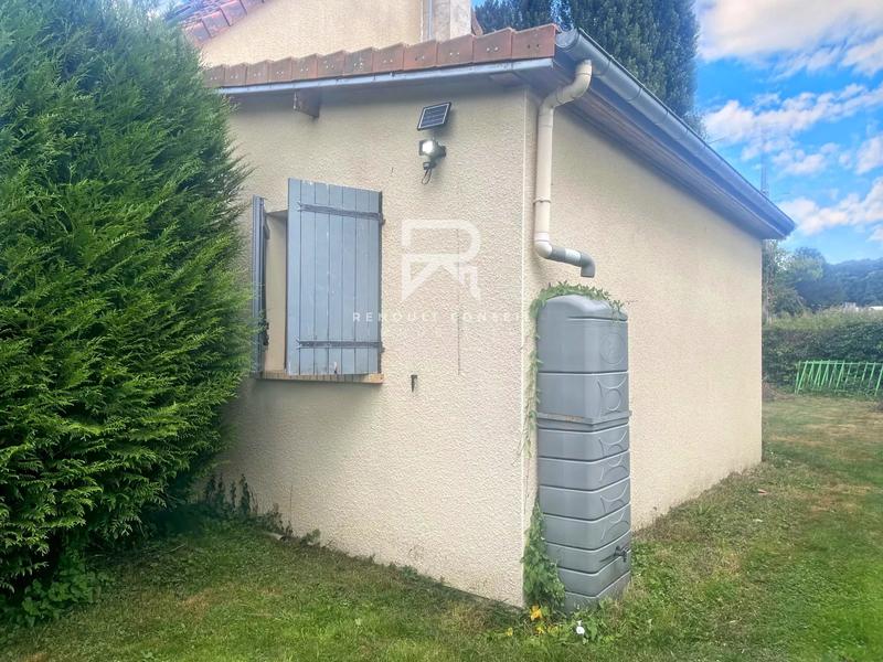 Maison - 1 000 m² - 8 pièces