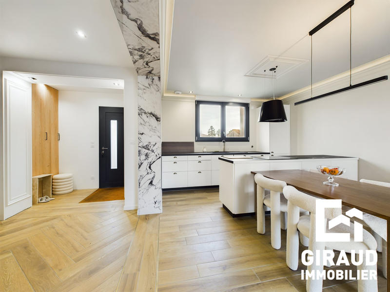 Maison - 108 m² - 6 pièces