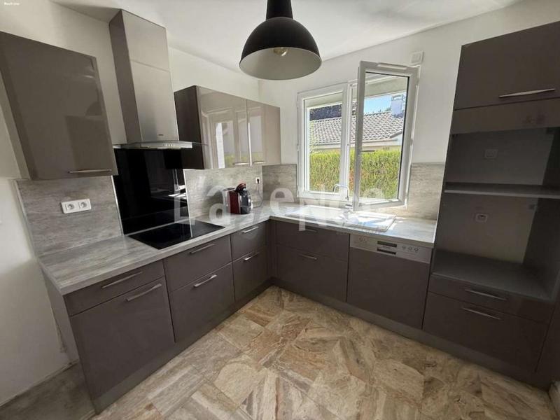 Maison - 104 m² - 6 pièces