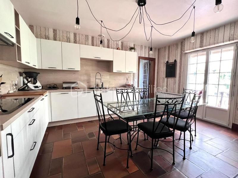 Propriété - 236 m² - 8 pièces