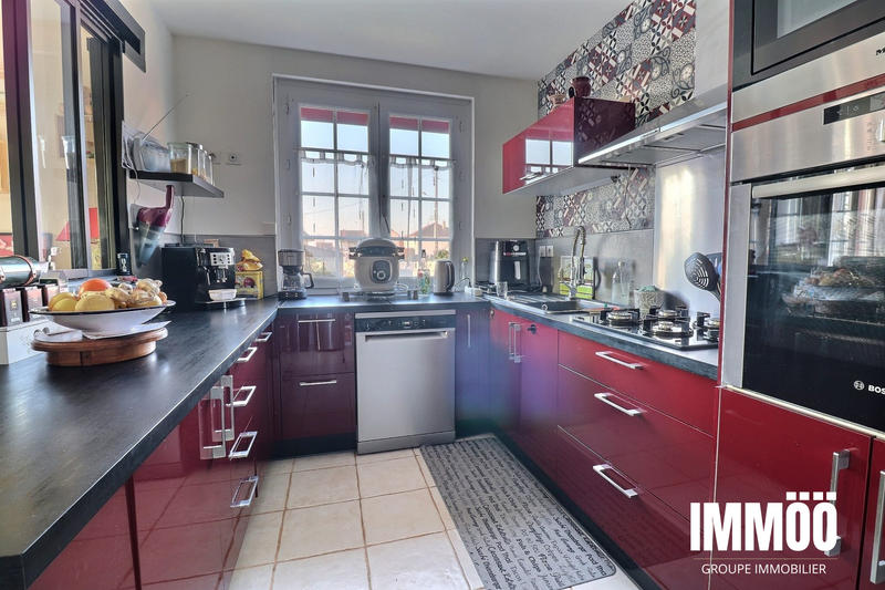 Maison - 95 m² - 5 pièces