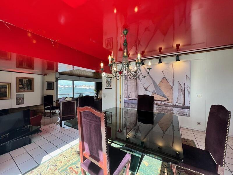 Villa - 317 m² - 8 pièces