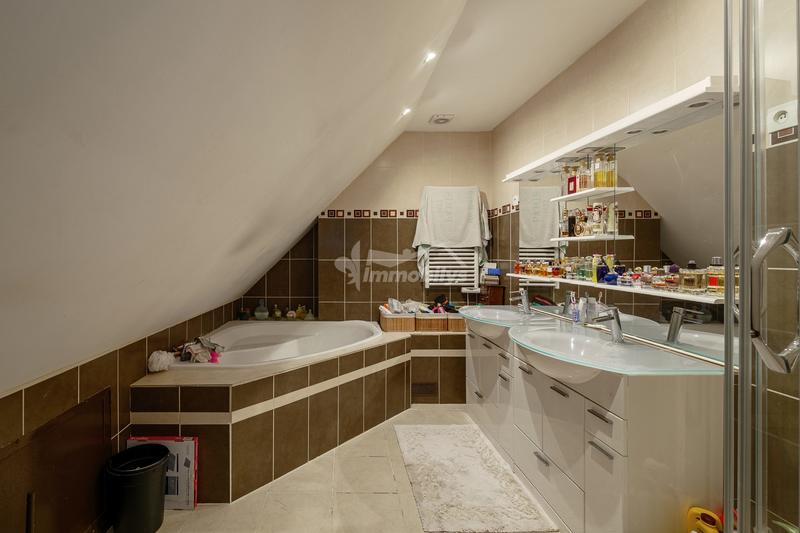 Maison - 127 m² - 5 pièces