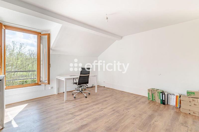 Maison - 105 m² - 4 pièces