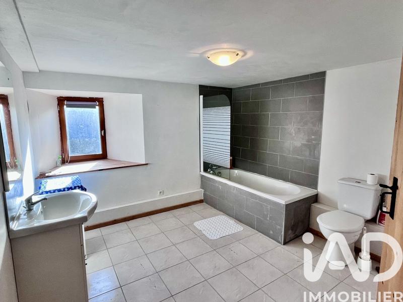 Maison - 234 m² - 12 pièces