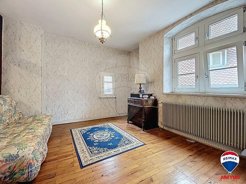 Maison - 250 m² - 8 pièces