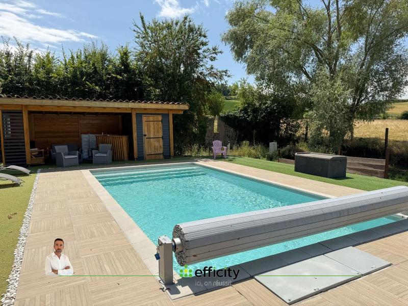 Maison - 245 m² - 8 pièces