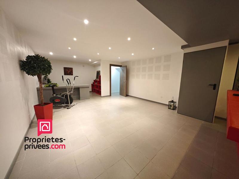 Villa - 220 m² - 6 pièces