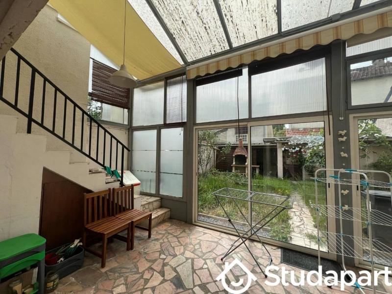 Chambre - 10 m² - 1 pièce