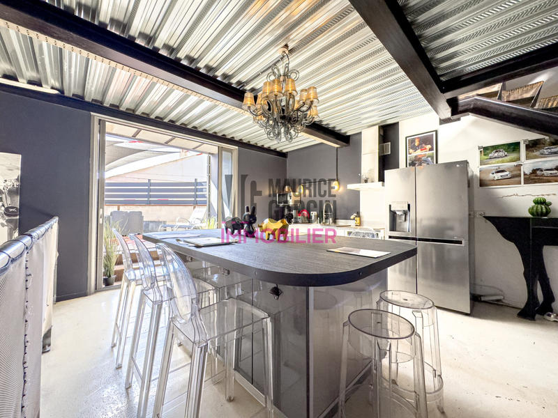 Maison - 174 m² - 5 pièces