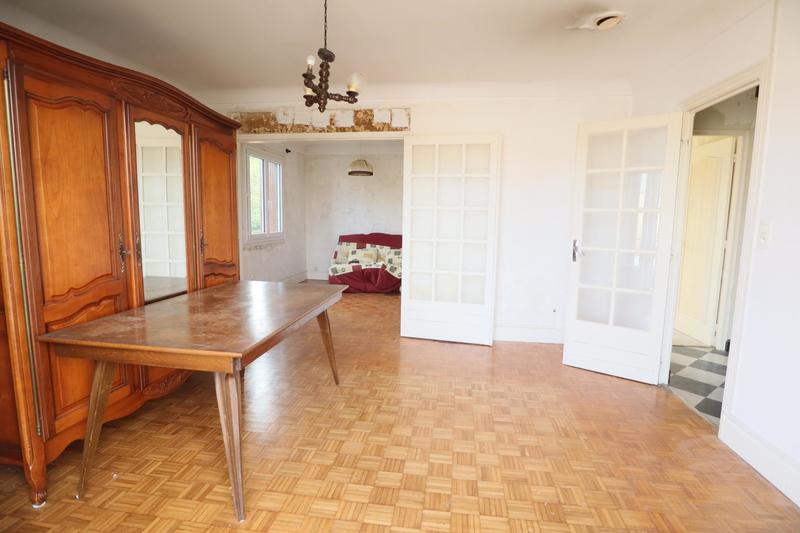 Maison - 99 m² - 6 pièces