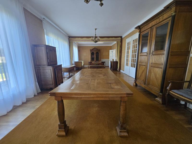 Maison - 393 m² - 10 pièces