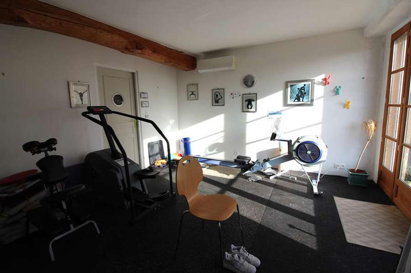 Maison - 230 m² - 10 pièces