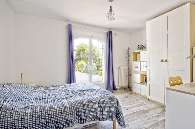 Maison - 260 m² - 8 pièces