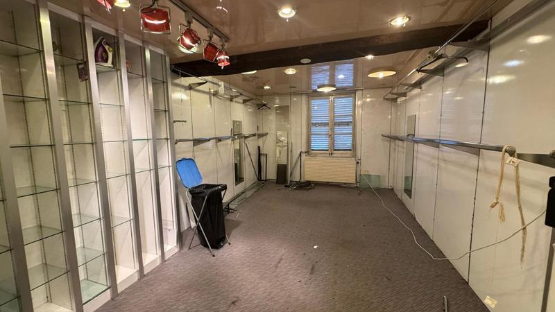 Local commercial - 133 m²