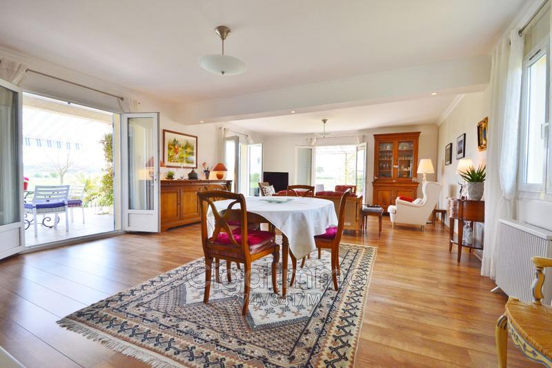 Villa - 206 m² - 6 pièces