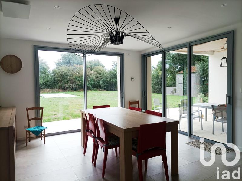 Maison - 213 m² - 10 pièces