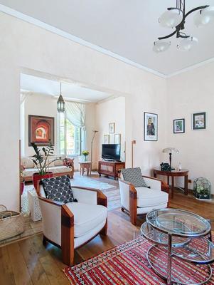 Maison - 201 m² - 9 pièces