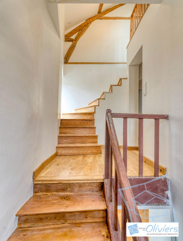 Maison - 229 m² - 9 pièces