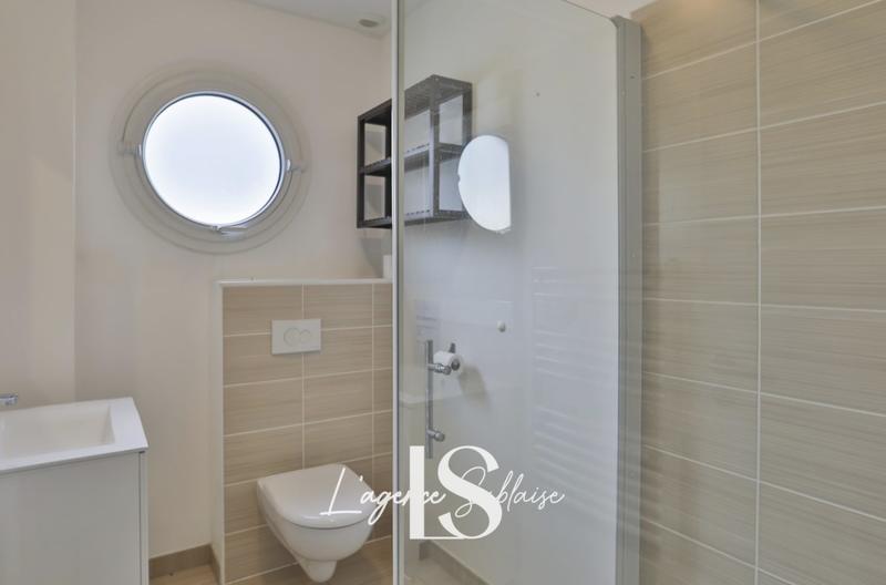 Maison - 177 m² - 7 pièces