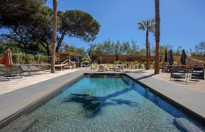 Maison - 300 m² - 10 pièces