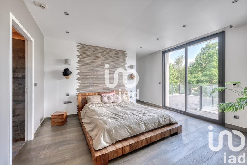 Maison - 343 m² - 9 pièces