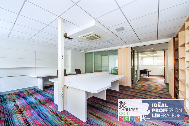 Local commercial - 223 m² - 6 pièces