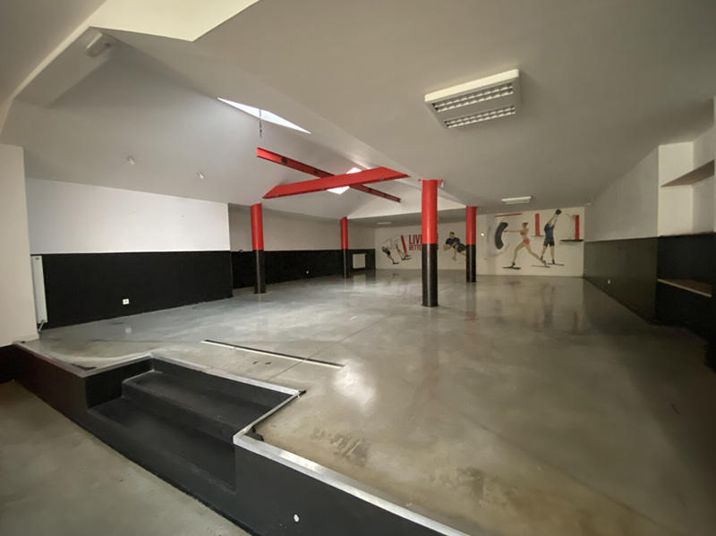 Local commercial - 218 m²