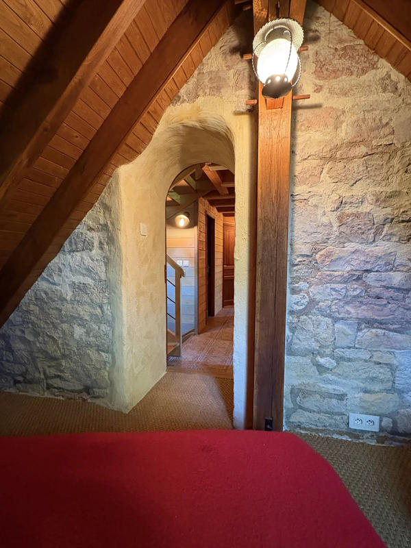 Maison - 225 m² - 9 pièces