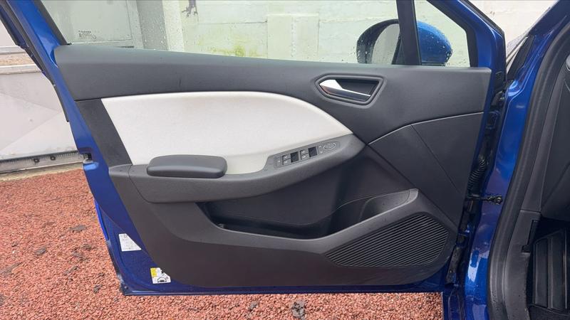 Renault Clio 1.6 E-Tech 140 Edc6 Intens