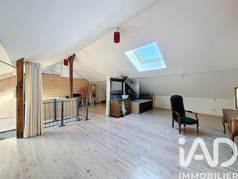 Maison - 283 m² - 8 pièces