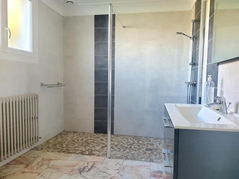 Maison - 225 m² - 7 pièces