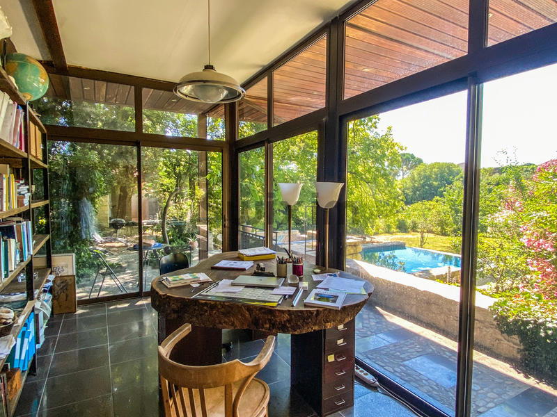 Propriété - 300 m² - 8 pièces