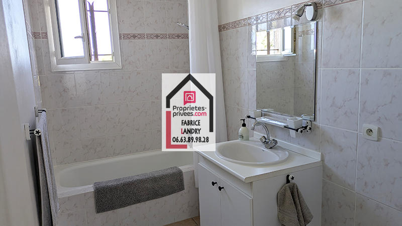 Villa - 100 m² - 5 pièces