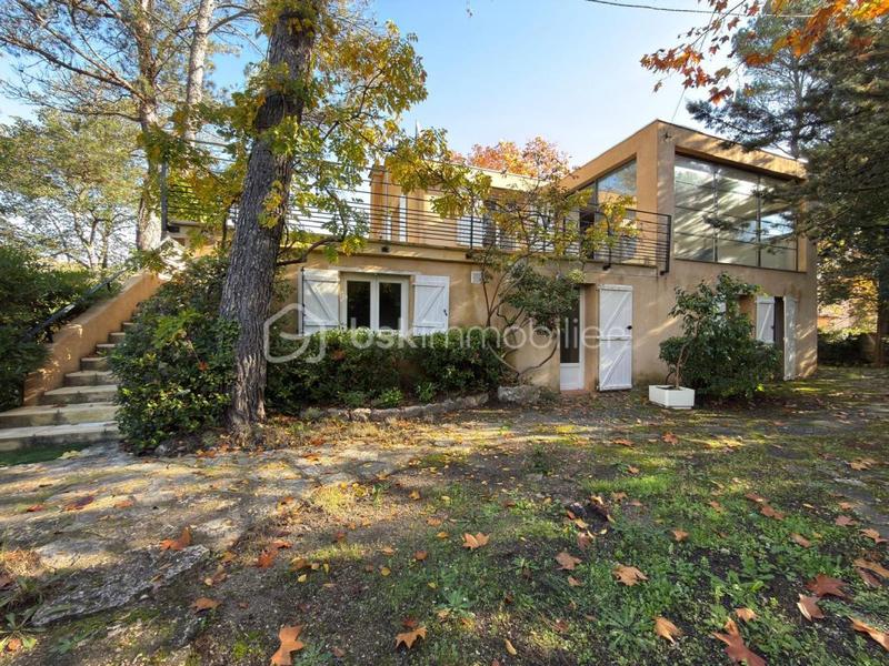 Maison - 168 m² - 6 pièces