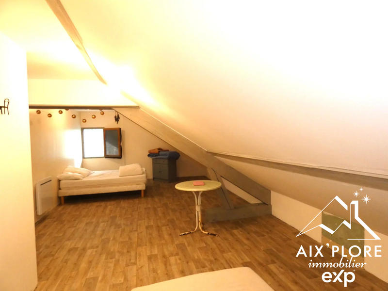 Maison - 102 m² - 5 pièces