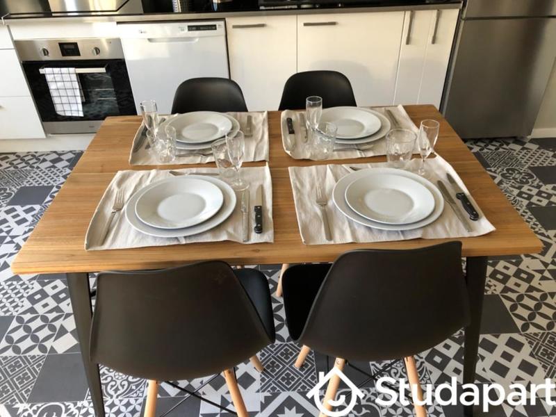 Chambre - 11 m² - 1 pièce