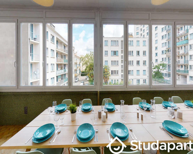 Chambre - 77 m² - 1 pièce