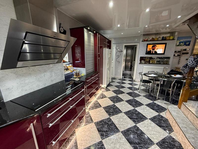 Maison - 95 m² - 4 pièces