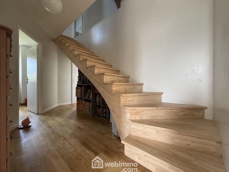 Maison - 189 m² - 7 pièces