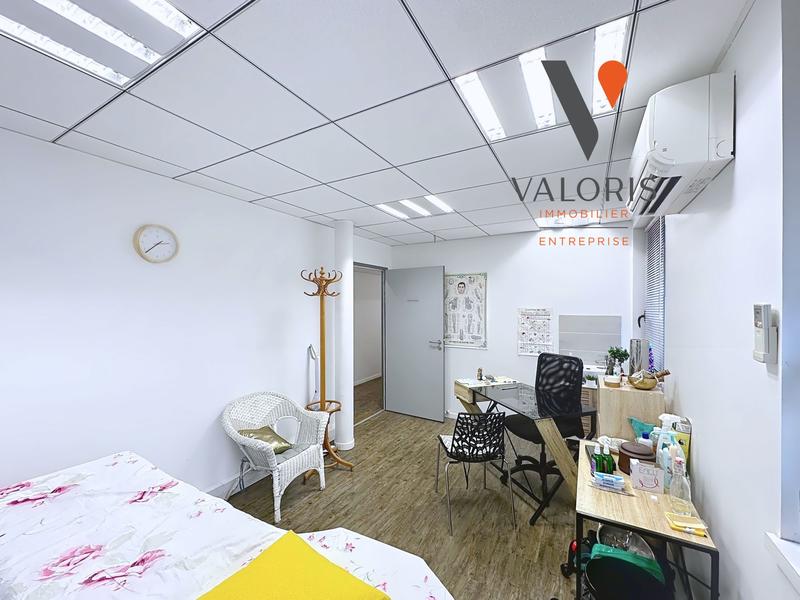 Bureau - 83 m² - 4 pièces