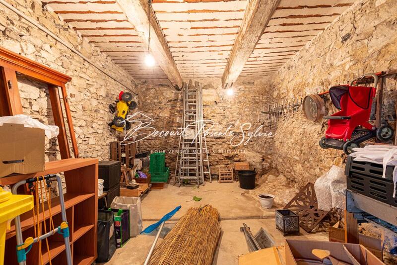 Maison - 208 m² - 8 pièces