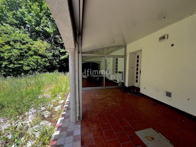 Maison - 220 m² - 5 pièces