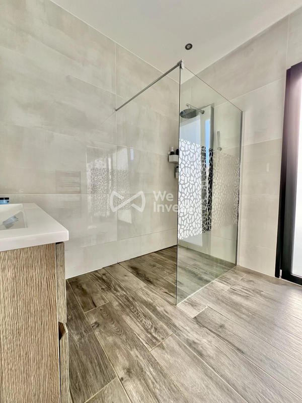 Maison - 185 m² - 6 pièces