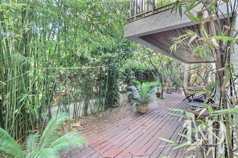 Maison - 243 m² - 10 pièces