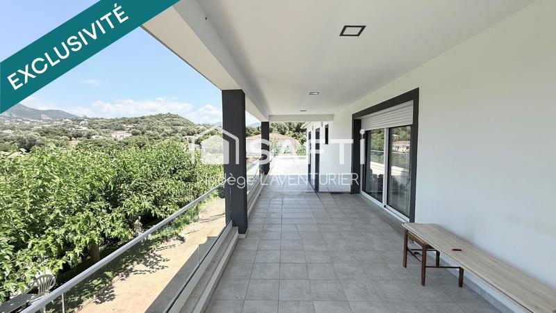 Maison - 238 m² - 9 pièces