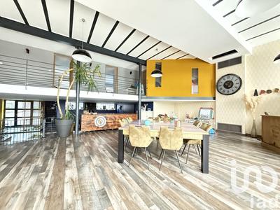 Maison - 300 m² - 8 pièces