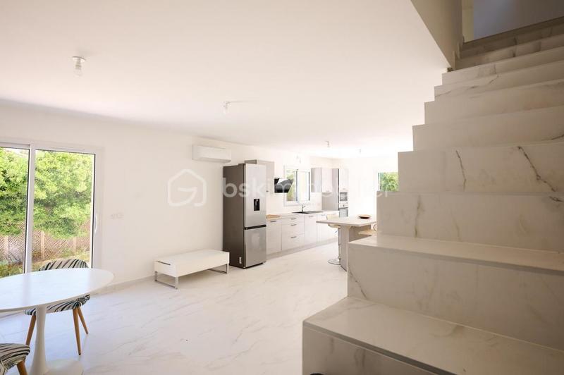 Maison - 92 m² - 4 pièces