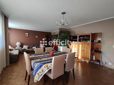 Appartement - 100 m² - 5 pièces