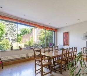 Maison - 374 m² - 10 pièces